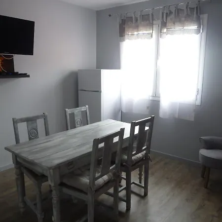 Chez Augustin Bed & Breakfast *