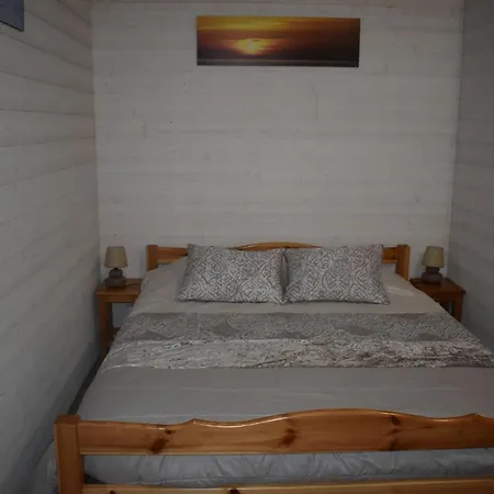 Chez Augustin Bed & Breakfast Lacanau